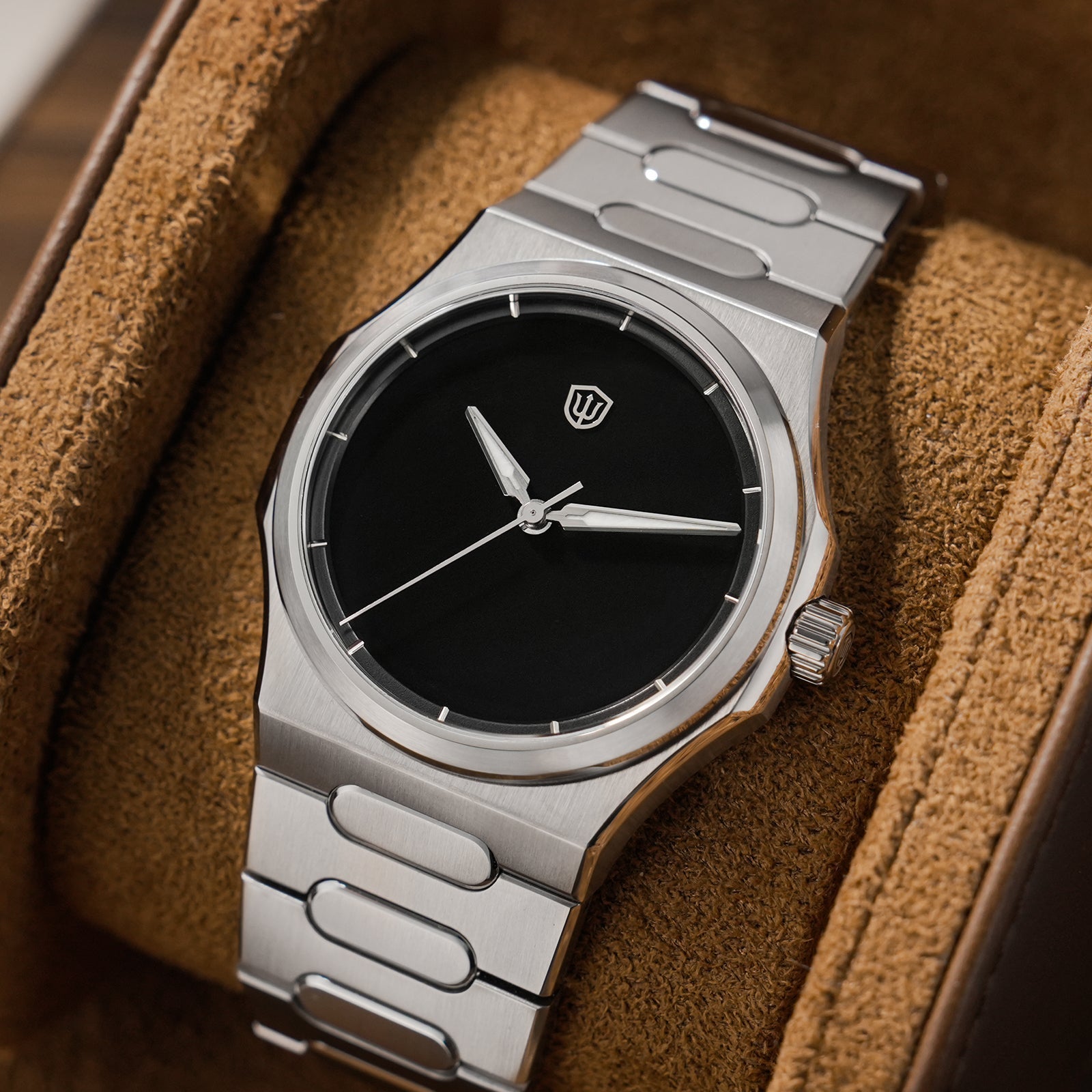 Watchdives WD0016 MUSOU Super Black — Ultra Light-Absorbing Dial