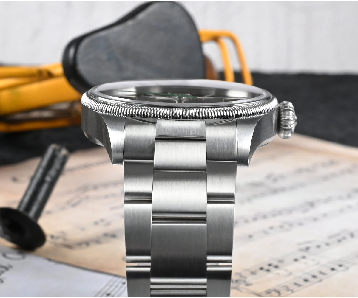 San Martin Carved Coin Bezel Retro Pilot Watch SN033
