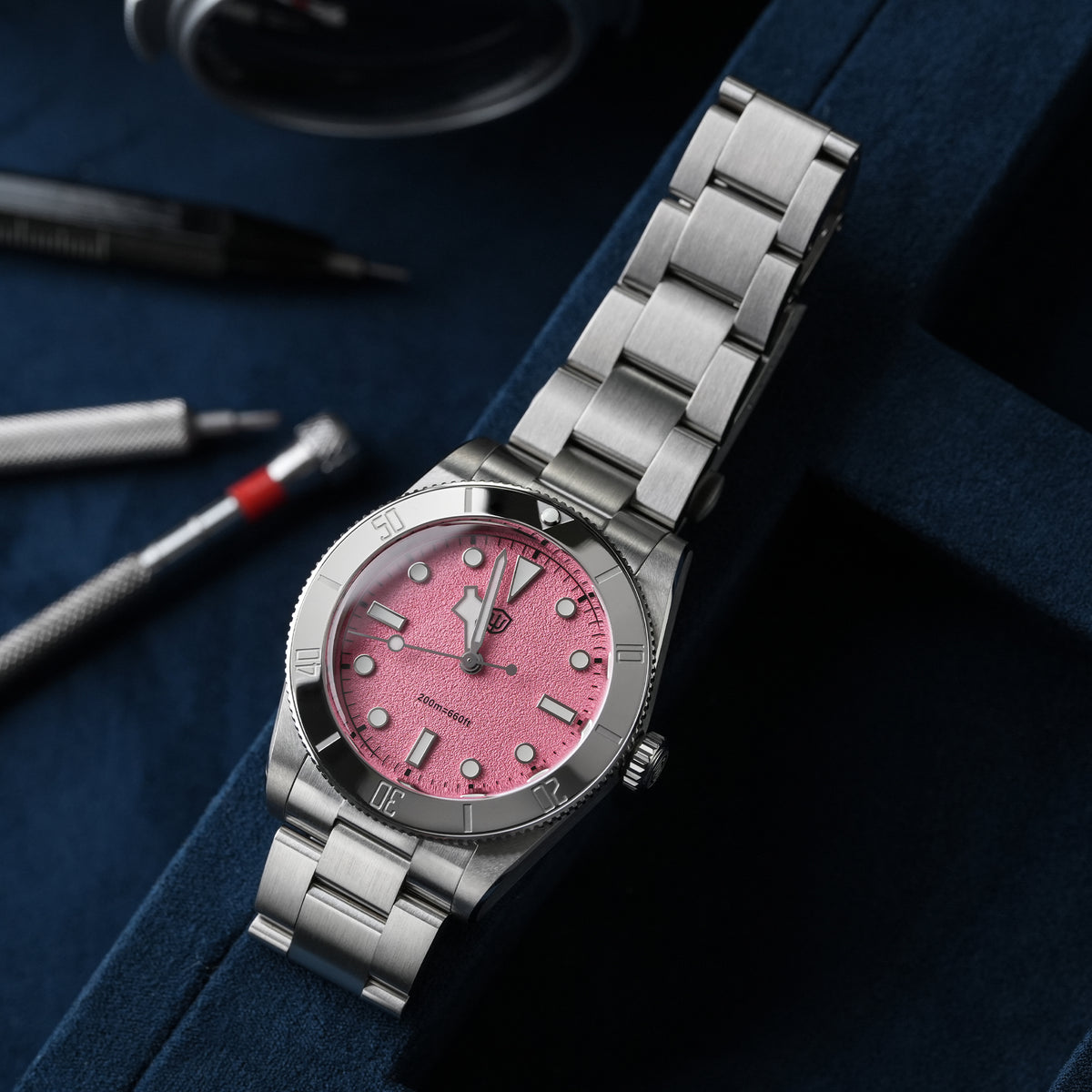Watchdives WD7922 37mm VH31 Watch