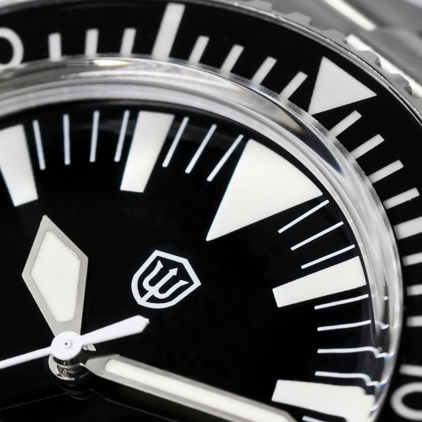 Seafarer WD1967Q 39mm VH31 Diver Watch