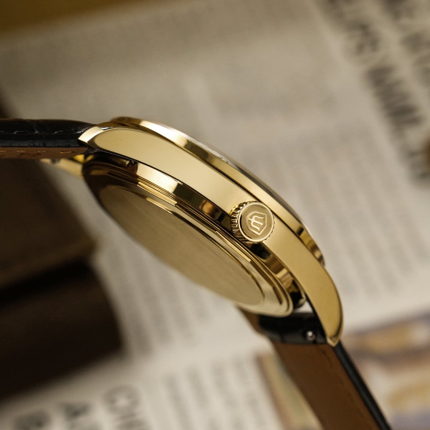 Watchdives WD1954 Arctic Classic 36mm VH31 – Gold Dial
